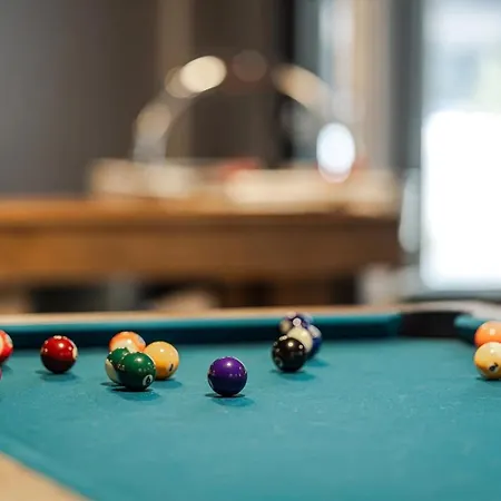 Brand New Luxury By The Slopes, Apartman *