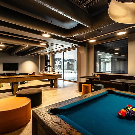 Brand New Luxury By The Slopes,
